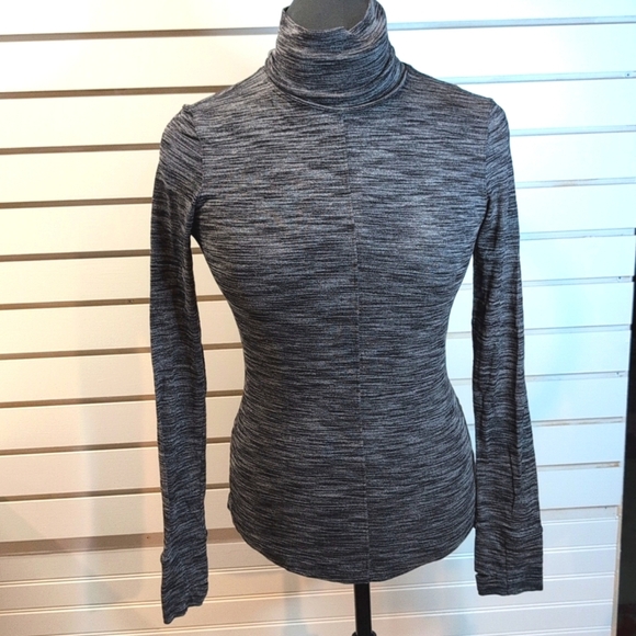 Lululemon Get Set Turtleneck Open Back Long Sleeve Shirt - Women's 4 - Picture 2 of 9
